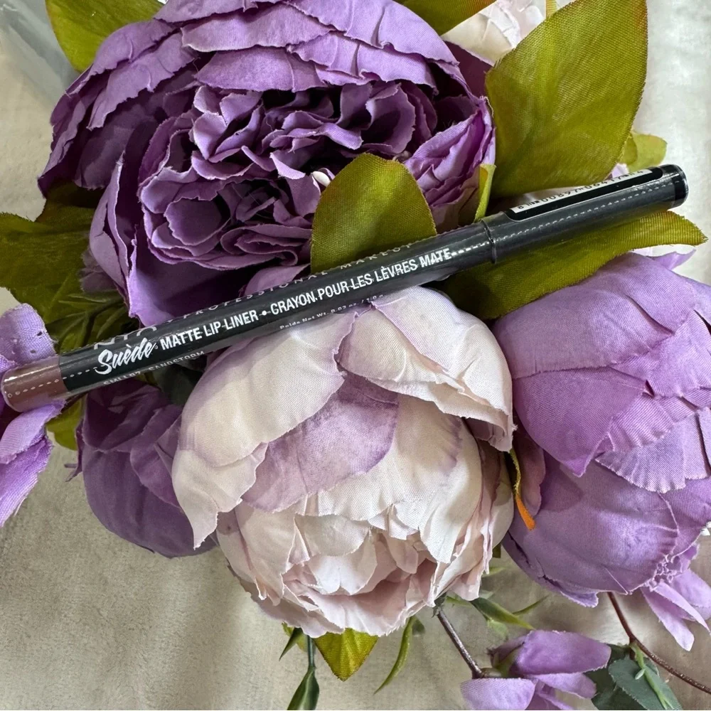 NWT NYX Professional Makeup Suede Matte Lip Liner